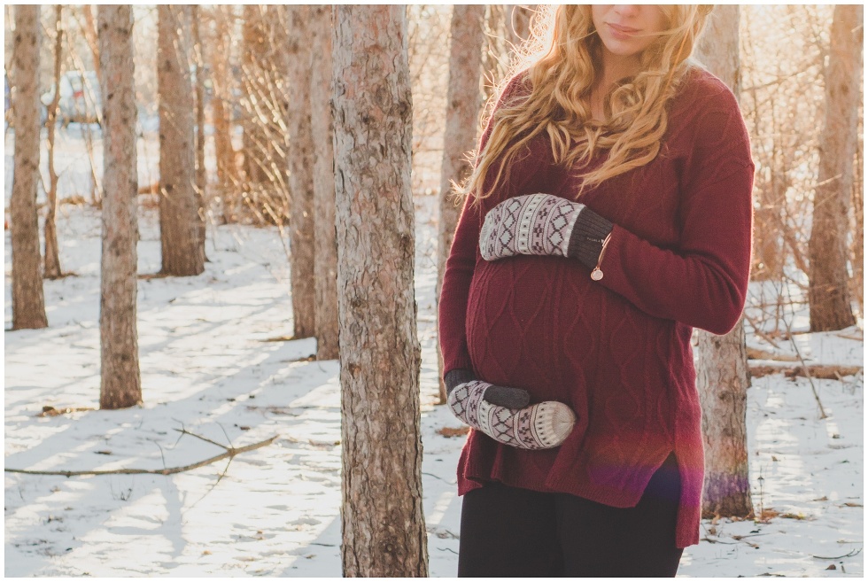 Winter maternity session, toronto maternity photographer