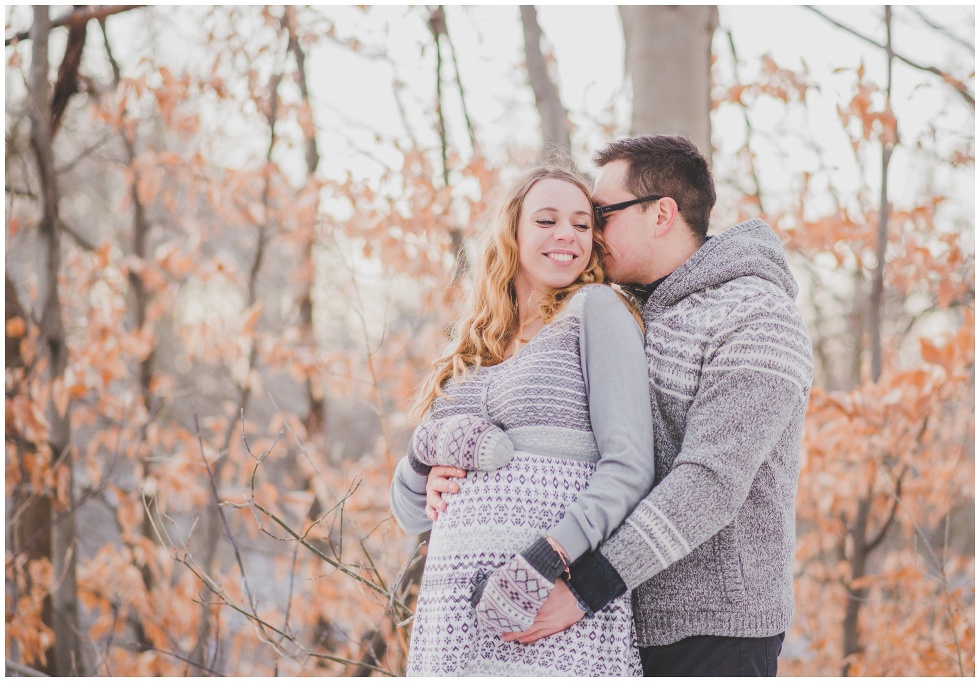 Winter maternity session, toronto maternity photographer