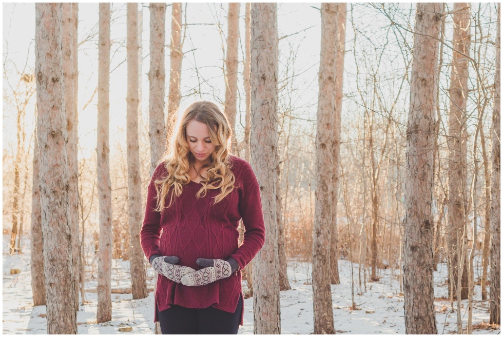 Winter maternity session, toronto maternity photographer